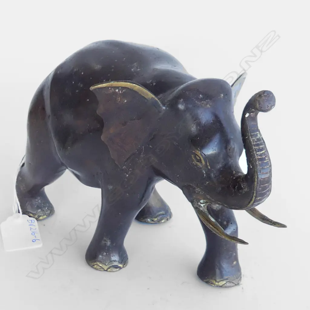 BRONZE ELEPHANT L 200MM Image 1++