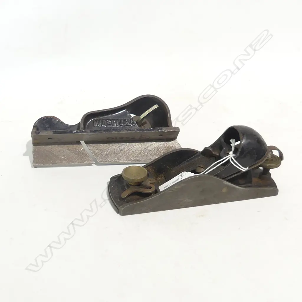 2 METAL WOOD PLANES INCLUDING A No 95 STANLEY BLOCK PLANE Image 1++
