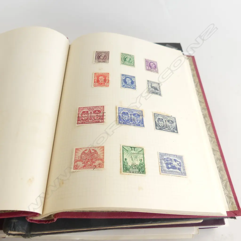 3 VINTAGE STAMP ALBUMS SOME AUSSIE SIDE FACED QUEENS Image 1++