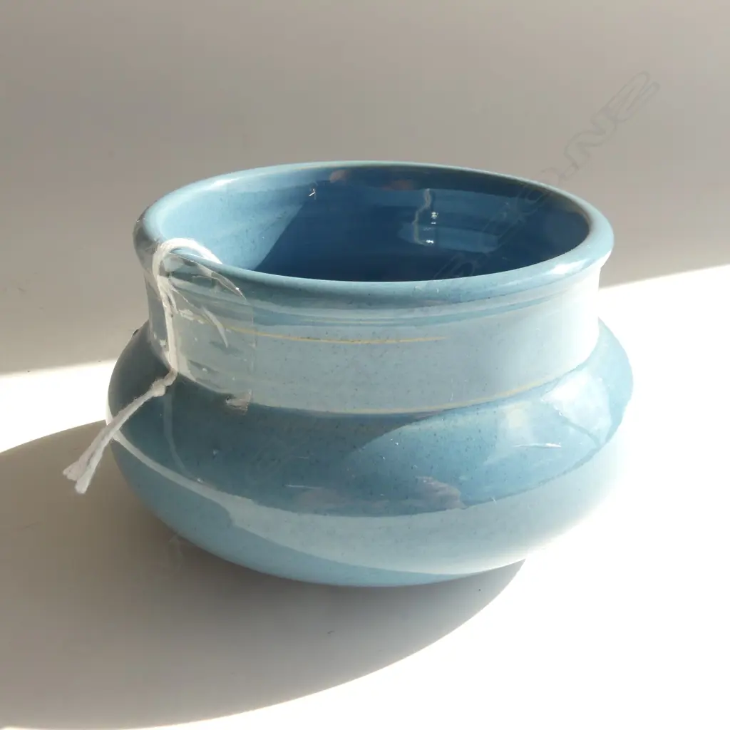 OLIVE JONES - BLUE VASE H.60mm / 105mm dia Image 1++