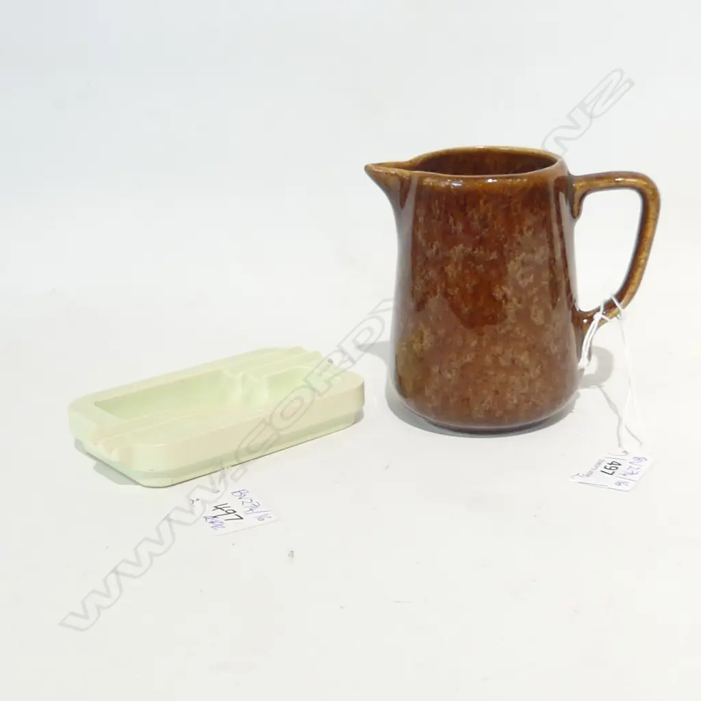TEMUKA POTTERY BROWN JUG & NZ INSULATORS LTD ASHTRAY W.125mm Image 1++