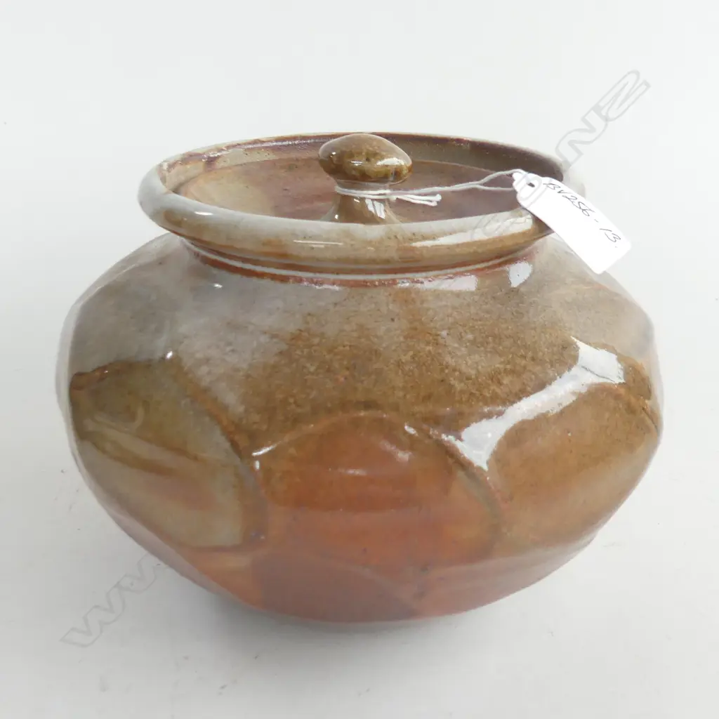 PAUL TOBIN BROWN LIDDED POTTERY CONTAINER 190 x 140mm Image 1++