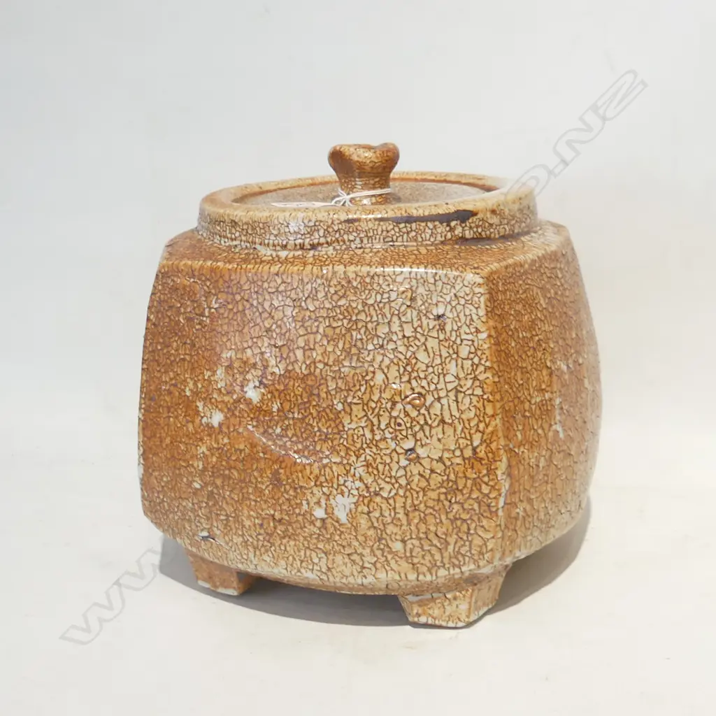 PETER ALGER LGE STUDIO POTTERY LIDDED CONTAINER H.230mm Image 1++