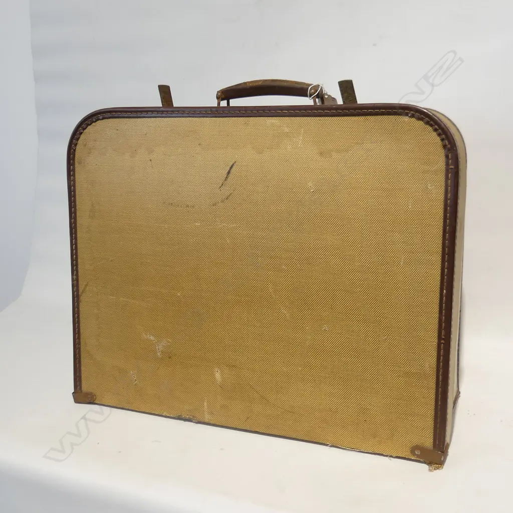 VINATGE ZUNDAPP CASED SEWING MACHINE Image 1++