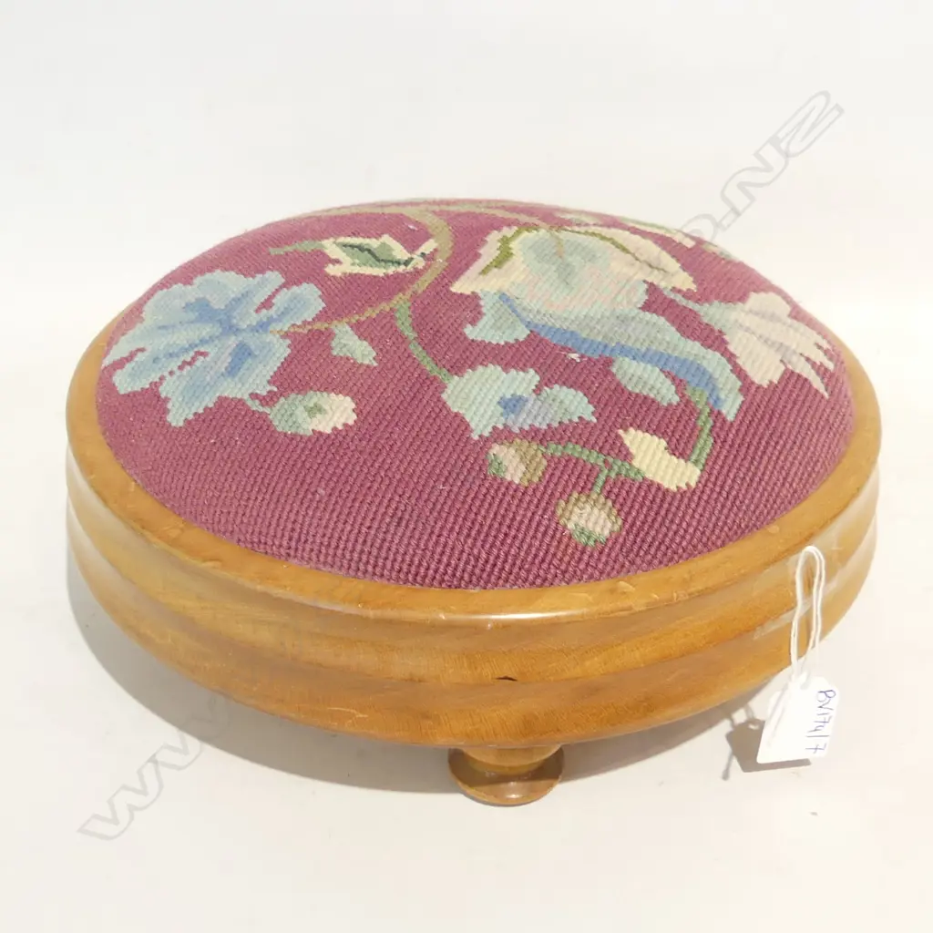 KAURI NEEDLEWORK FOOTSTOOL 290mm dia Image 1++