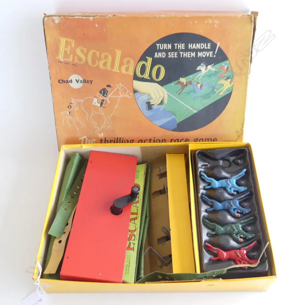 VINTAGE HORSE RACING GAME 'ESCALADO' CASED Image 1++