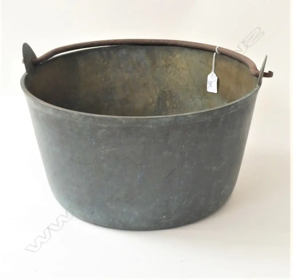 LARGE & HEAVY VICTORIAN CAST BRASS JAM PAN DIA 370mm Image 1++