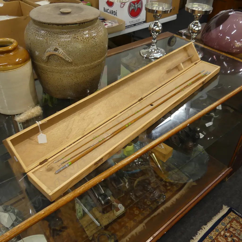 OLD PART FLY FISHING ROD WITH FLIES & ACCESSORIES - IN CARRY BOX Image 1++