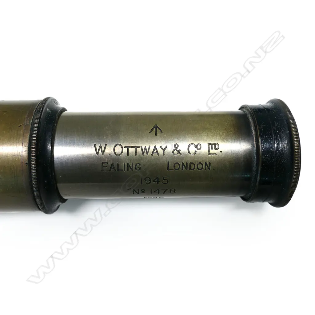 A WWII W.Ottway & Co. Ltd. military marked brass telescope, Image 1++