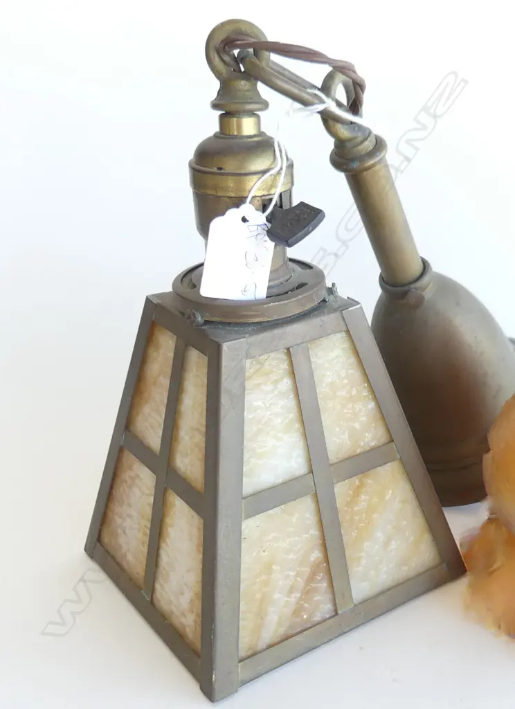 C1920 BRASS & MOTTLED GLASS PANELLED PORCH LIGHT W FITTINGS Image 1++