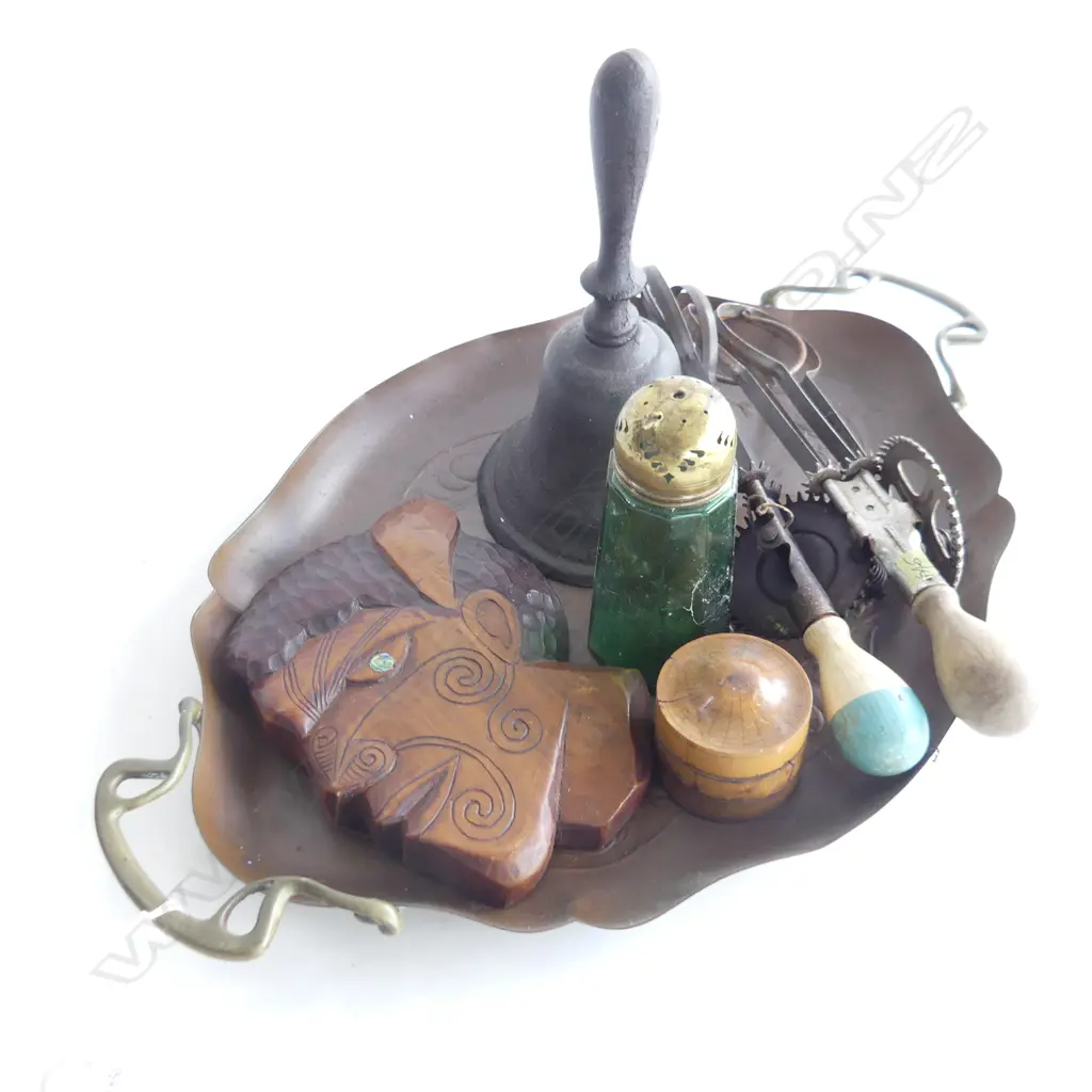 COPPER TRAY & 6 COLLECTABLES Image 1++