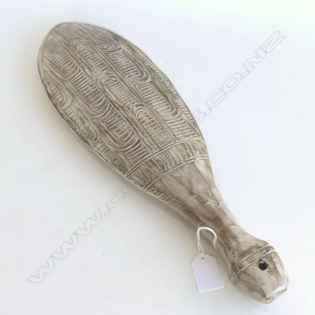 CARVED WOODEN MAORI PATU L. 415MM Image 1++