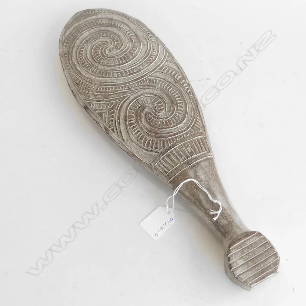 CARVED WOODEN MAORI PATU L. 410MM Image 1++