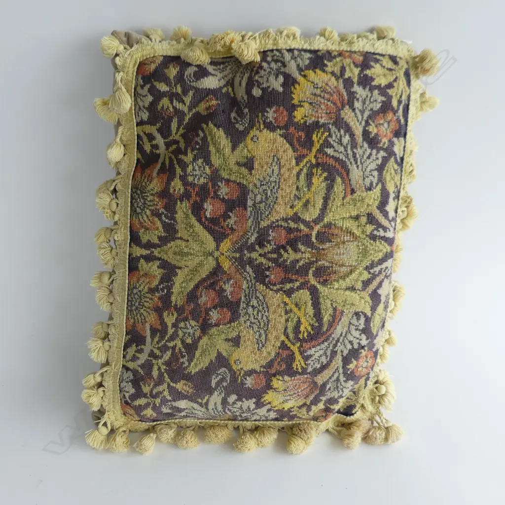 TAPESTRY CUSHION MORRIS STRAWBERRY THIEF DESIGN 430x330mm Image 1++