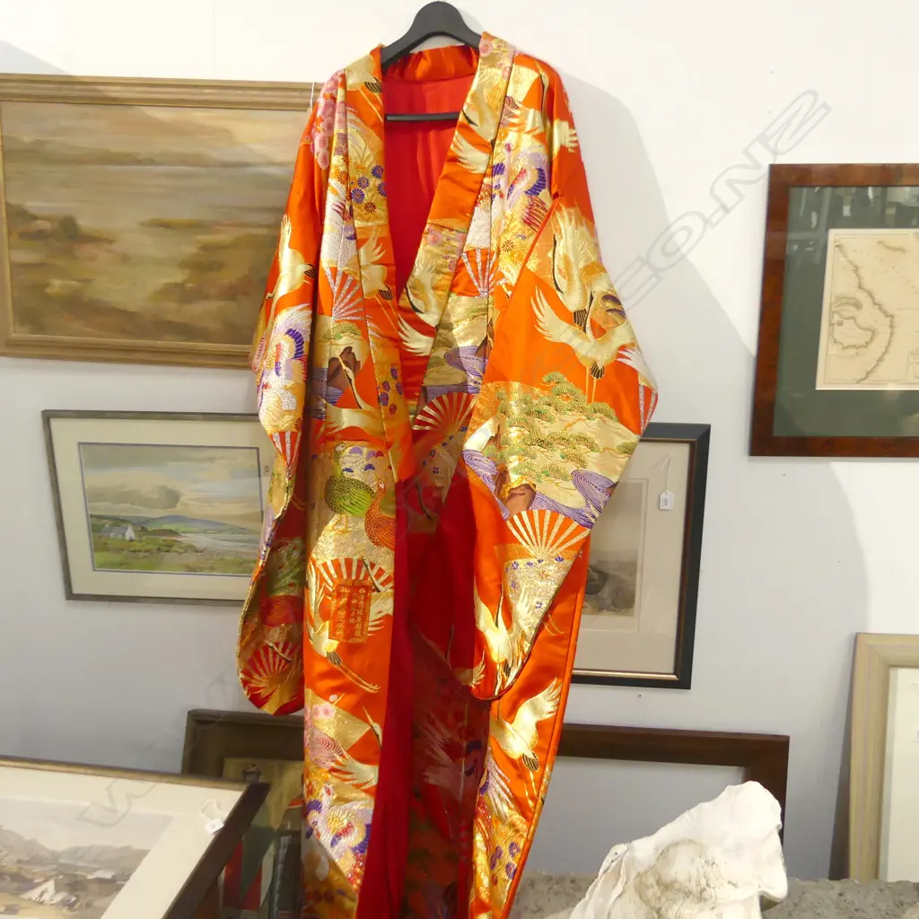 DECORATIVE RED SILK OVER JACKET WITH EMBROIDERED CRANES Image 1++