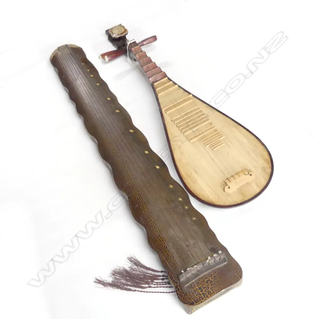 2 ORIENTAL STRINGED INSTRUMENTS L.1220mm Image 1++