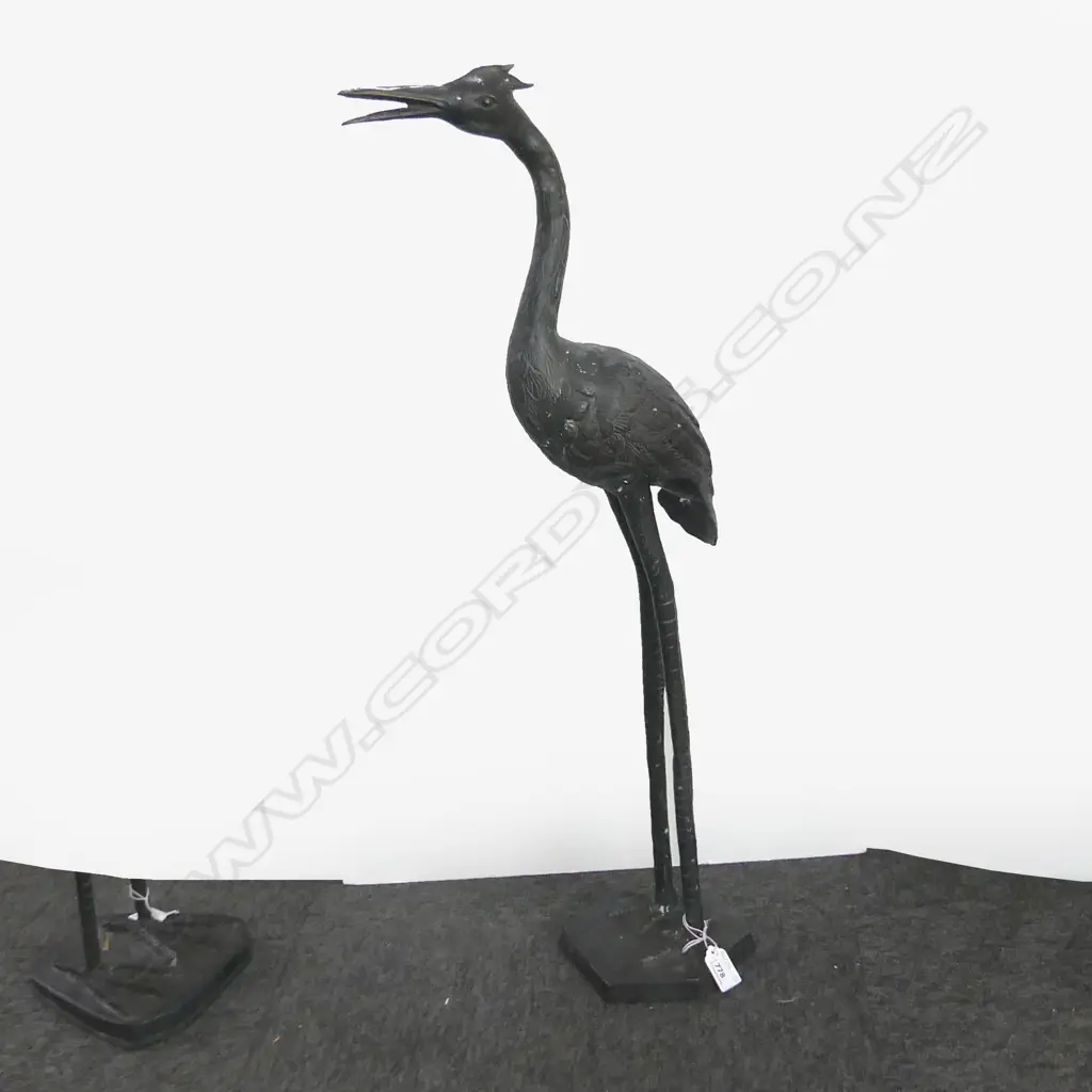 LARGE BRONZE STORK, HEAD UP, H. 740MM Image 1++
