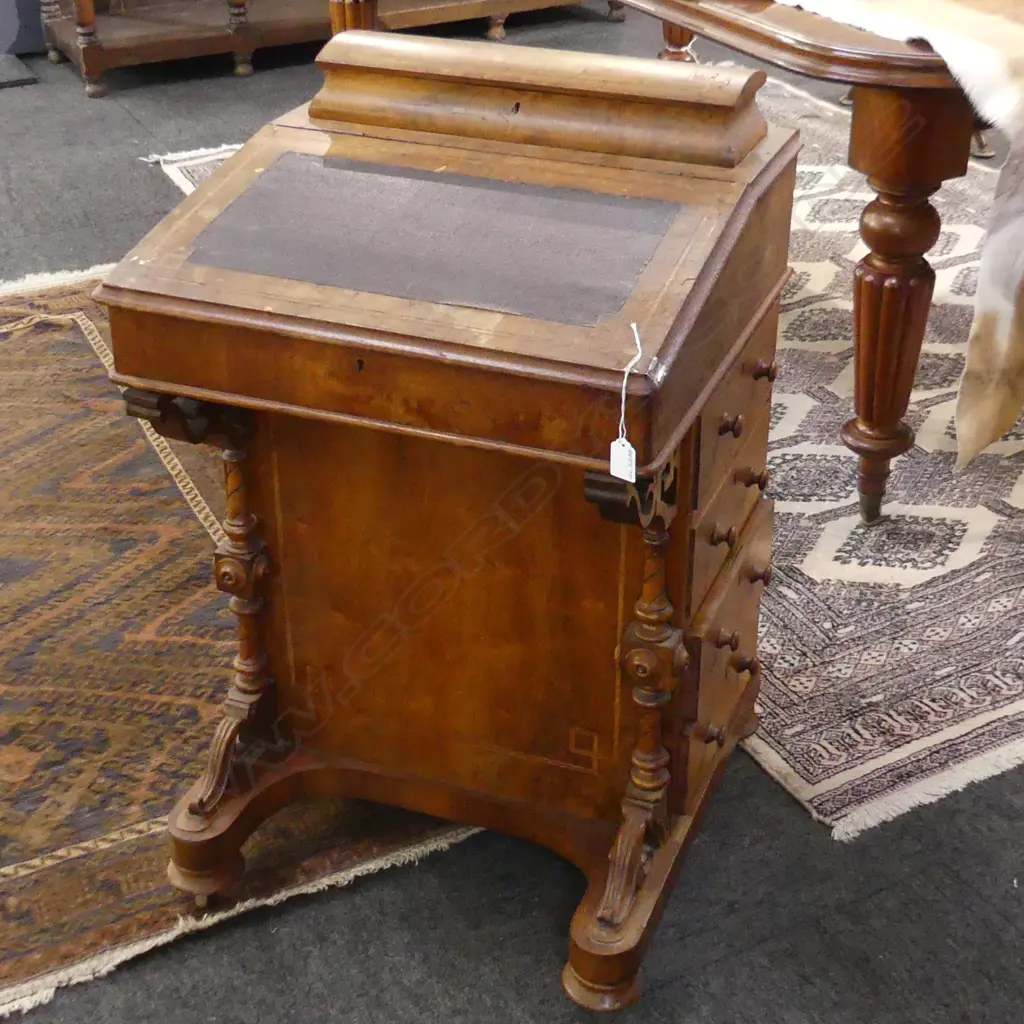 VICTORIAN DAVENPORT Image 1++