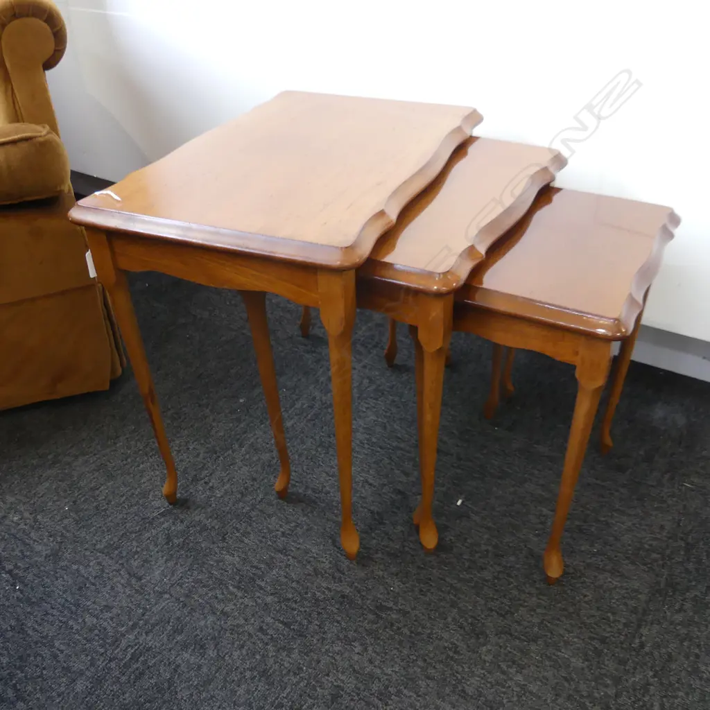 3 NESTING TABLES W.520mm Image 1++