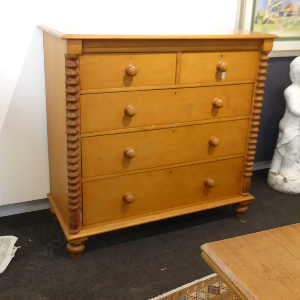 KAURI 5 DRAWER SCOTCH CHEST C1900, HALF BOBBIN TURNED PILLASTERS, BRASS ESCUTCHEONS. W.1220 Image 1++
