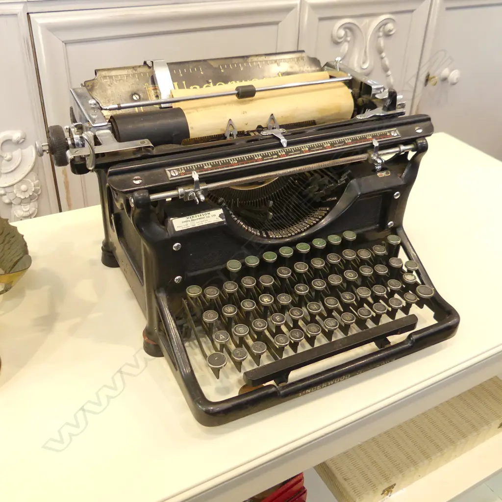 VINTAGE UNDERWOOD TYPEWRITER W.410mm Image 1++