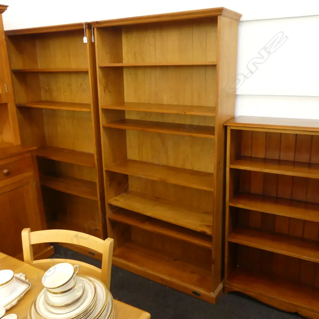 LG WOODEN BOOK SHELF WITH ADJUSTABLE SHELVES 1800 X 900MM Image 1++