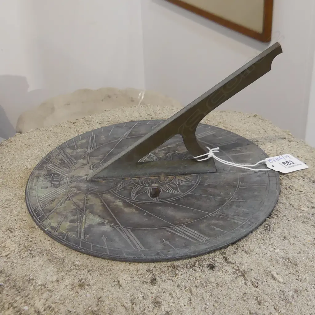 SUNDIAL ON CONCRETE PLINTH H.950mm Image 1++