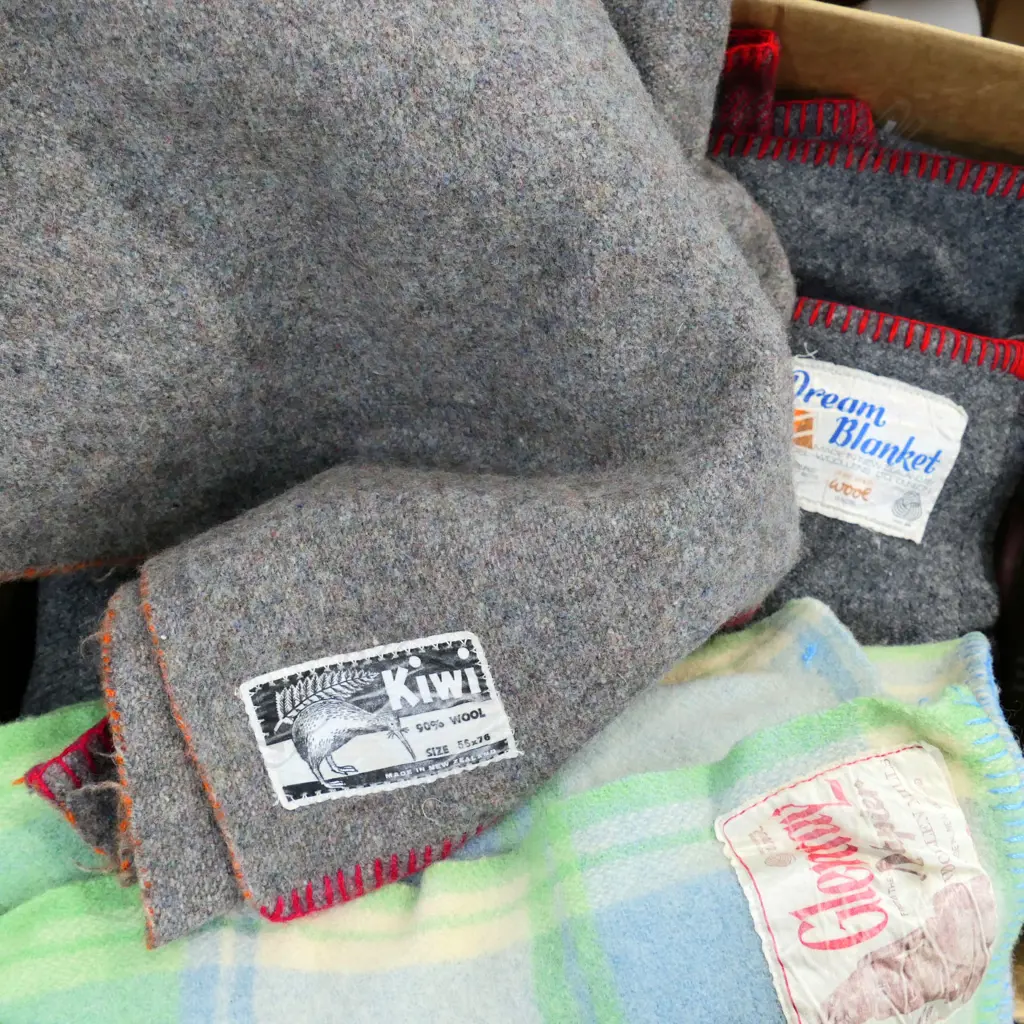 BOX LOT WOOLLEN BLANKETS Image 1++