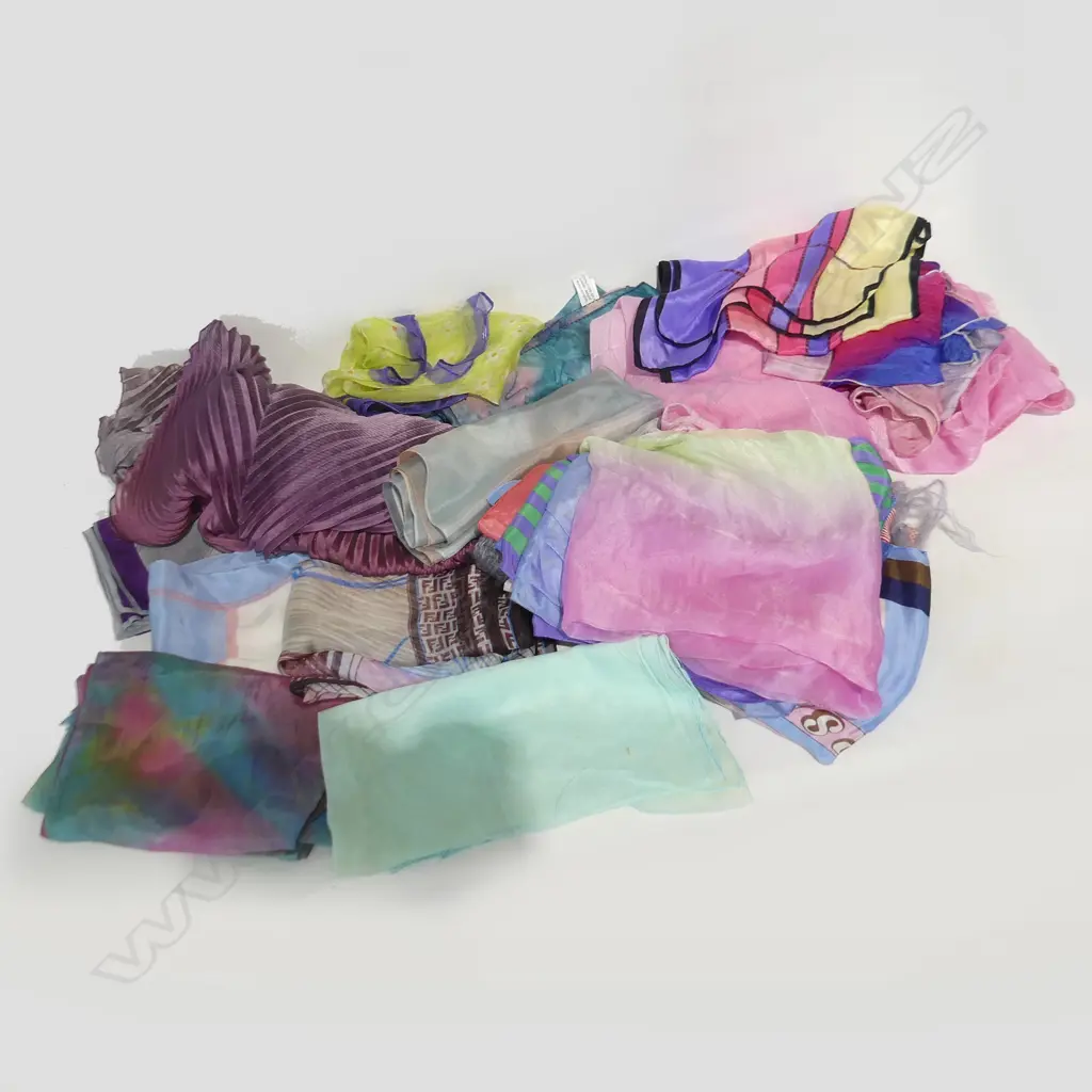 ASST. SCARVES SOME SILK Image 1++