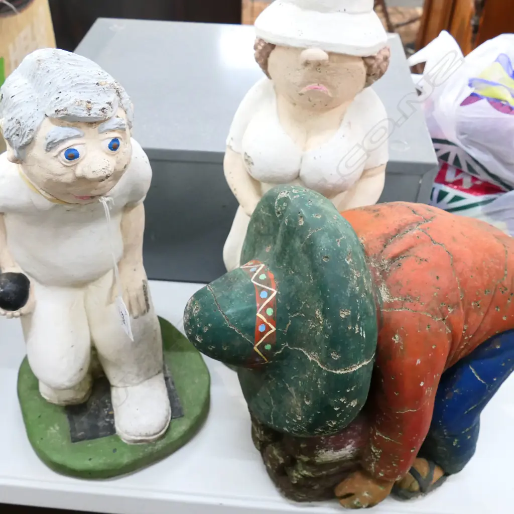 3 NOVELTY CONCRETE GARDEN FIGURES H.300 - 420MM  Image 1++