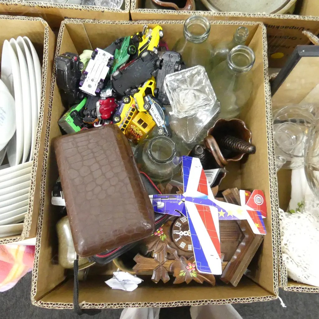 BOX LOT, POTTERY, BOTTLES, CUCKOO CLOCK, MODEL CARS ETC Image 1++