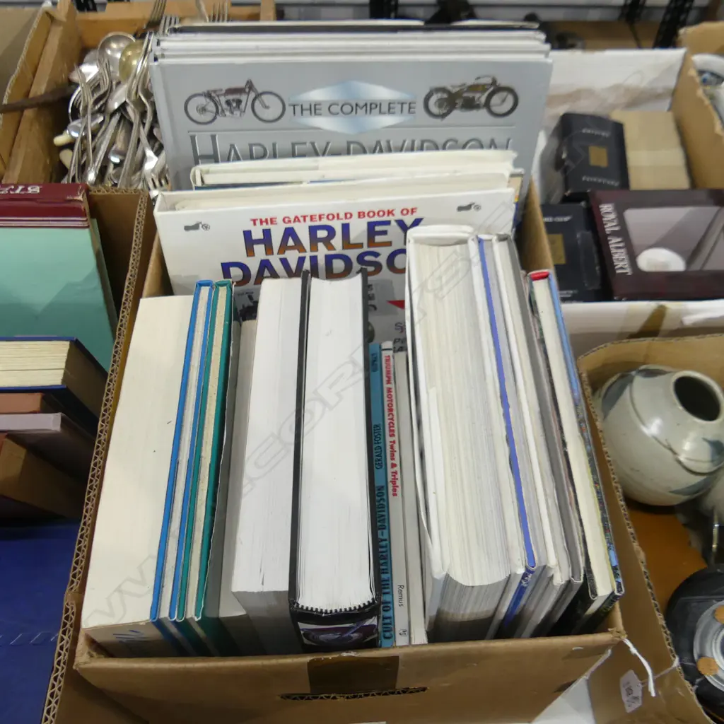 BOX LOT ASST. BOOKS; CARS / MOTOBIKE INTEREST Image 1++
