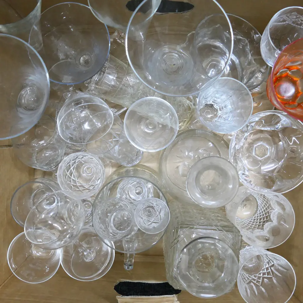 BOX LOT ASST CRYSTAL GLASSES & DECANTERS Image 1++