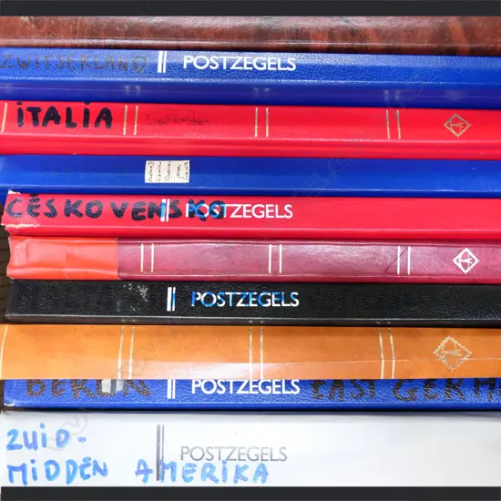 BOX LOT 10 WORLD STAMP ALBUMS
