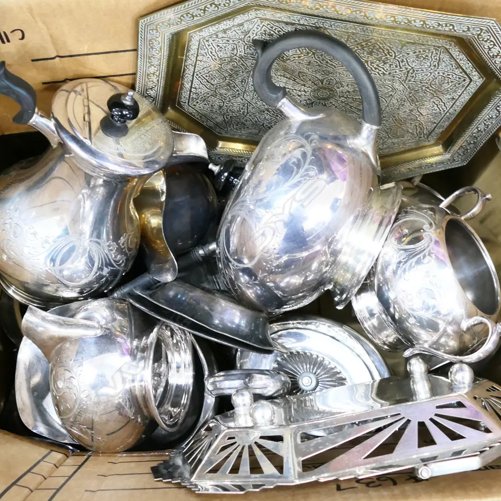 BOX LOT EPNS & BRASS TRAY Image 1++