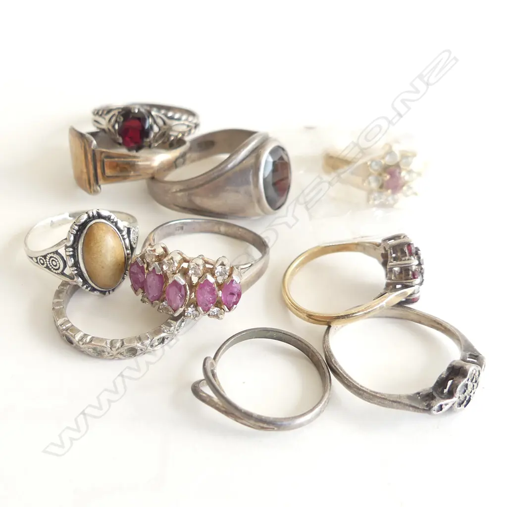 10 ASST RINGS, MOSTLY SILVER Image 1++