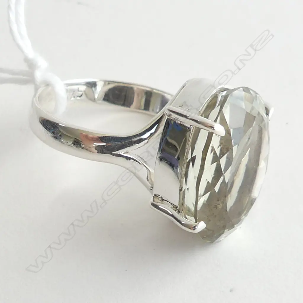 STG & GREEN AMETHYST RING 6.5 GRAMS Image 1++