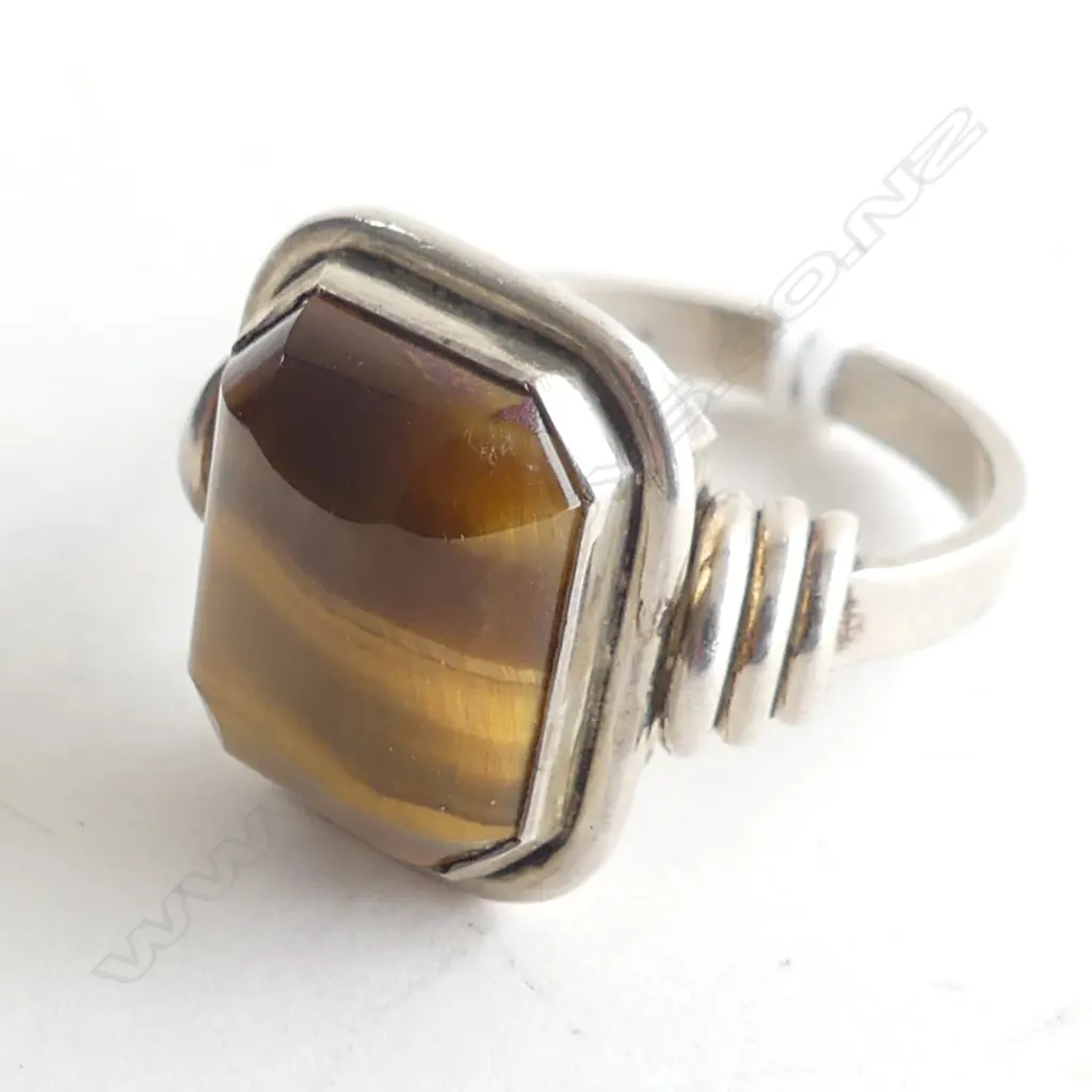 STG SILVER TIGERS EYE RING  Image 1++