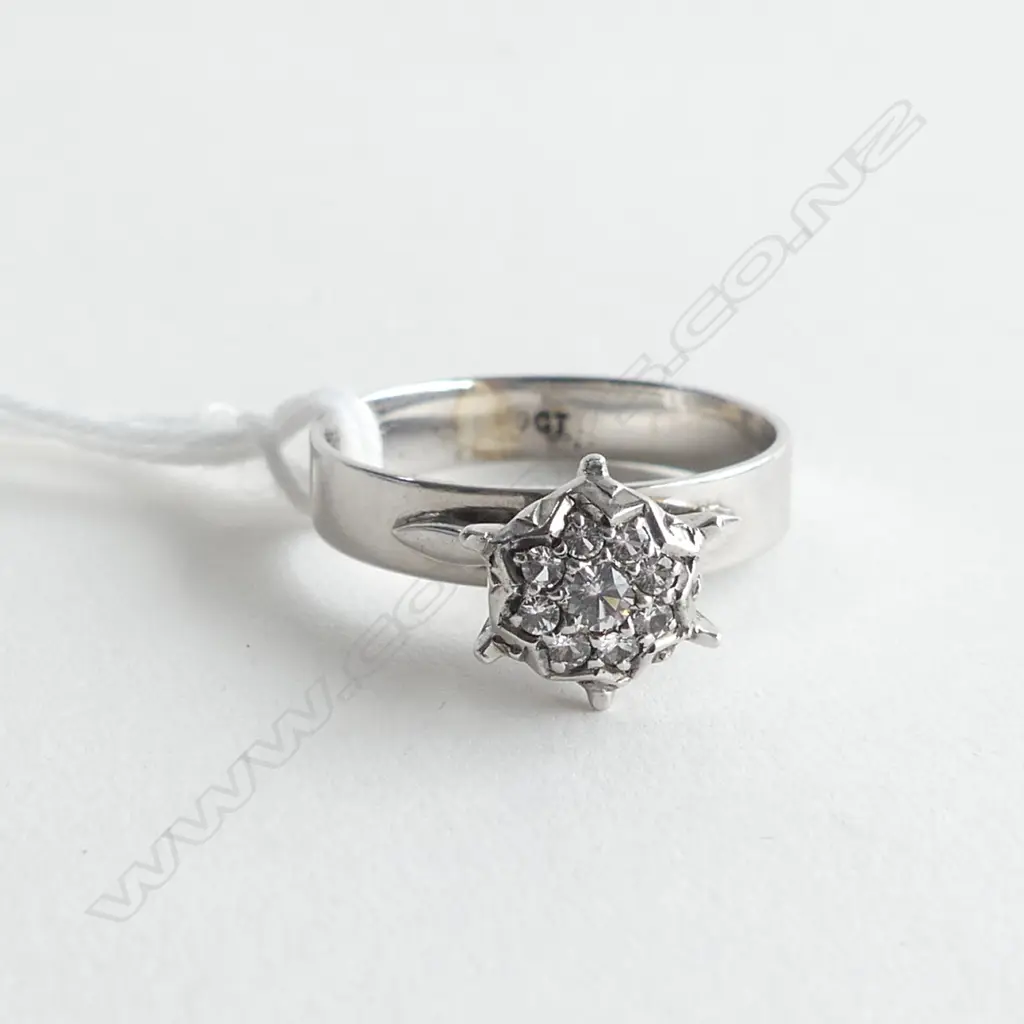 9ct. WHITE GOLD, DIAMOND CLUSTER RING TDW 0.025ct Ring size O½ Image 1++