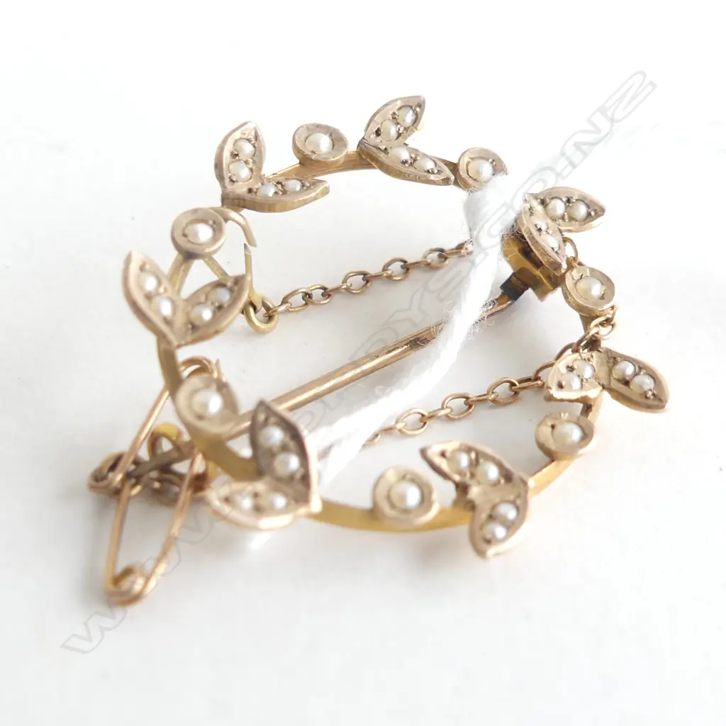 9CT GOLD EDWARDIAN SEED PEARL BROOCH 2.5 GRAMS Image 1++