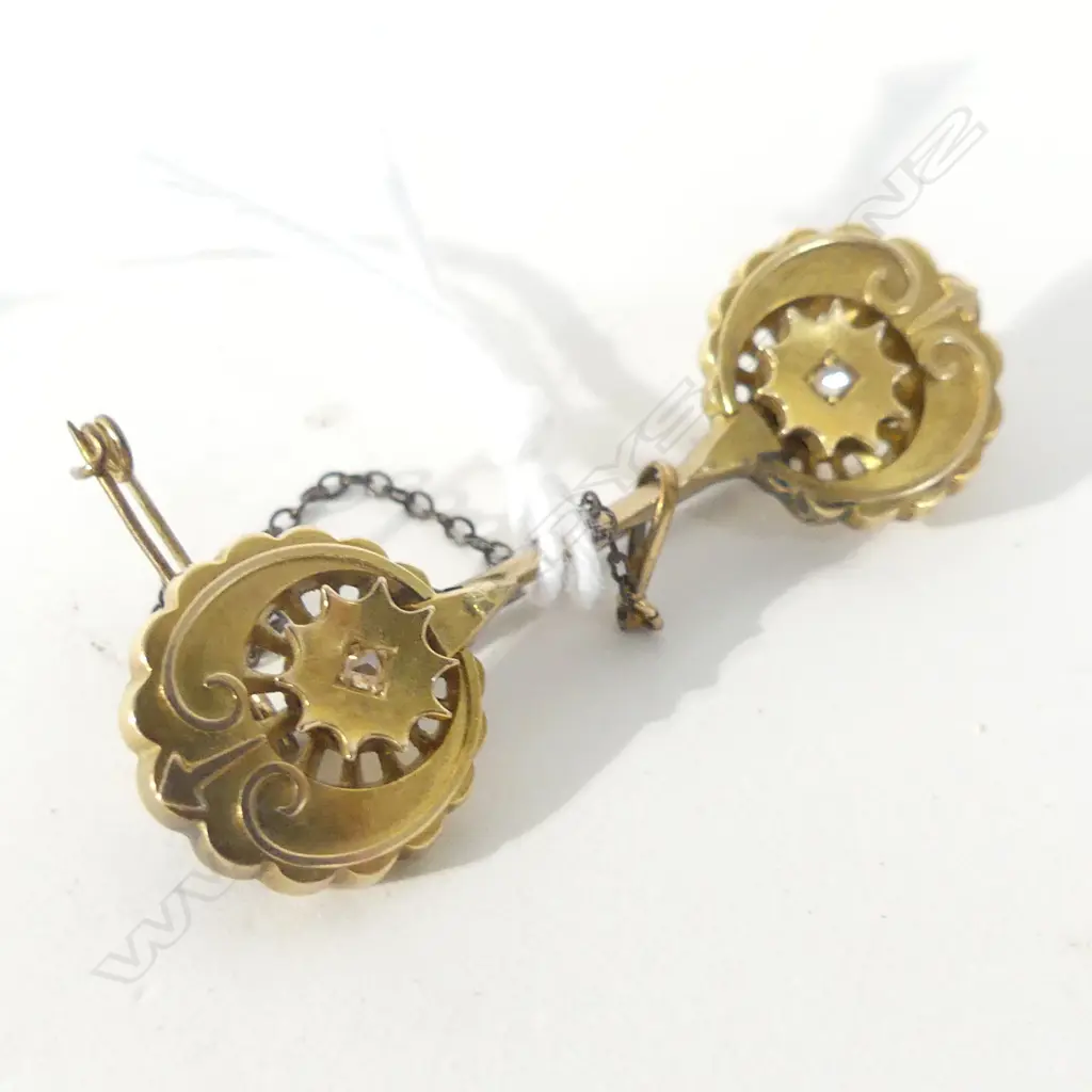 9CT GOLD (?) & DIAMOND SWEETHEART BAR BROOCH Image 1++