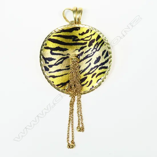 MODERN DESIGNER 'GENERO' 18CT LEOPARD PATTERN PENDANT, 12.2GM, 4 x 4.5mm