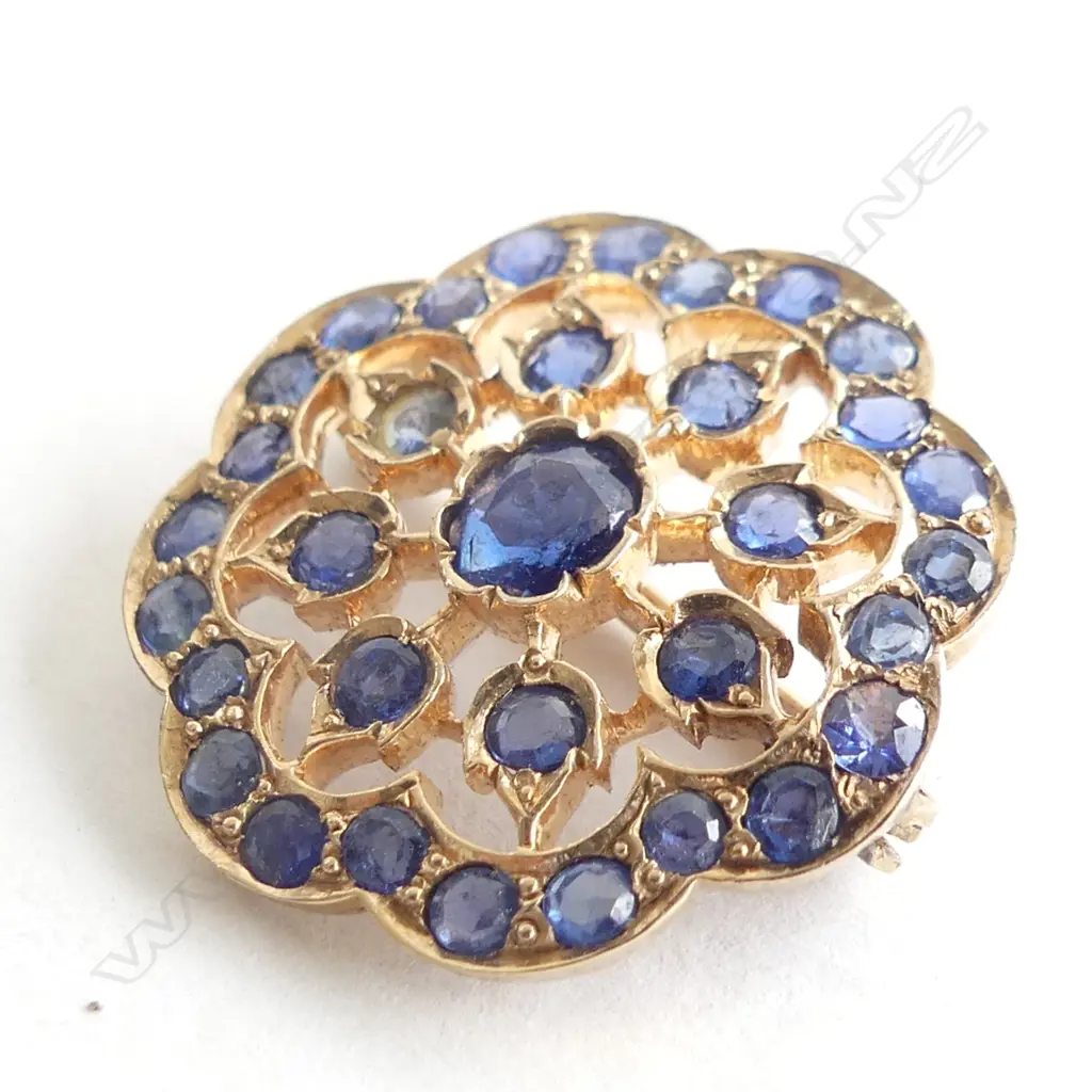 15CT YELLOW GOLD BROOCH WITH BLUE STONES 3.6GMS Image 1++