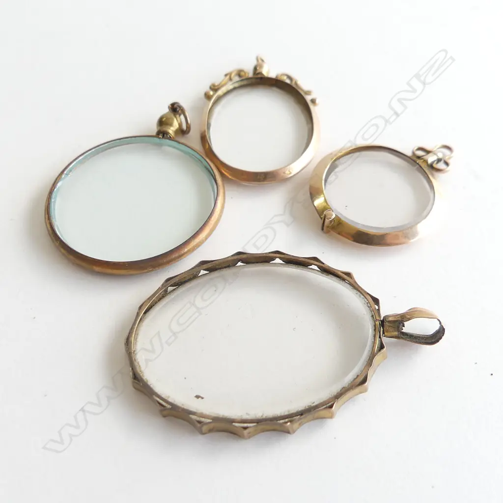 4 9CT GOLD & GLASS MEMORIAL PENDANT FRAMES Image 1++