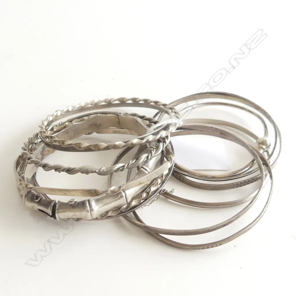 15 ASST SILVER BANGLES  Image 1++