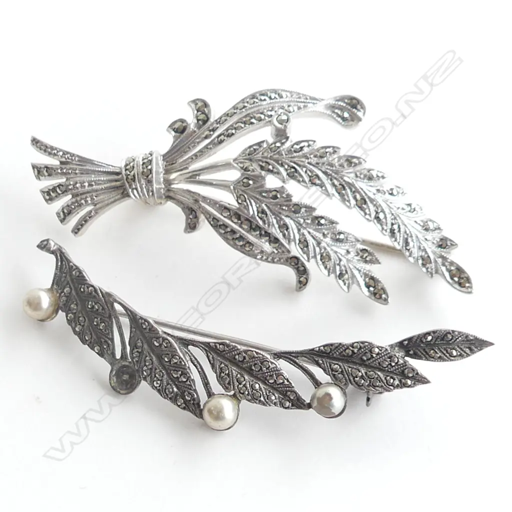 2 VINTAGE 925 SILVER MARCASITE BROOCHES; 1 A/F Image 1++