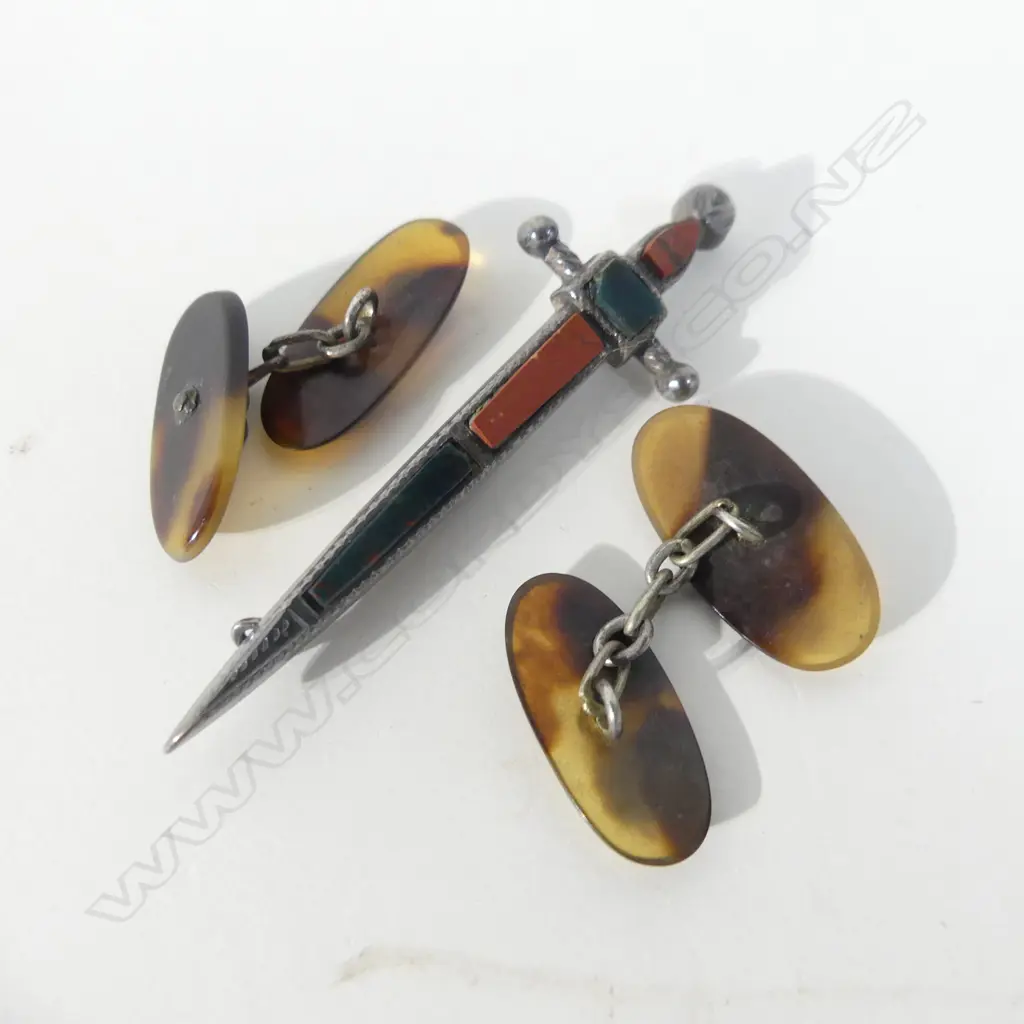PR TORTOISE SHELL CUFFLINKS & AGATE SET SWORD BROOCH  Image 1++