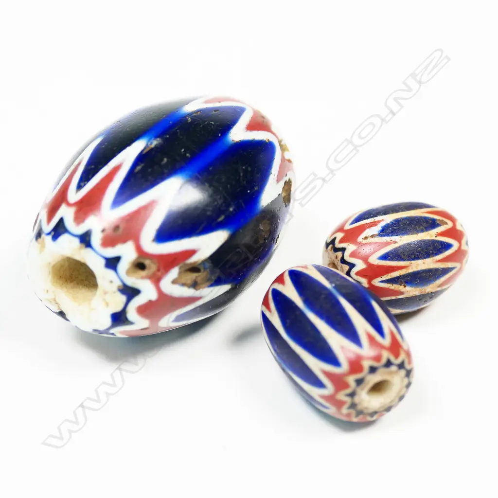 SET OF THREE EARLY SHEVRON AFRICAN TRADING BEADS, LARGEST L.35mm Image 1++