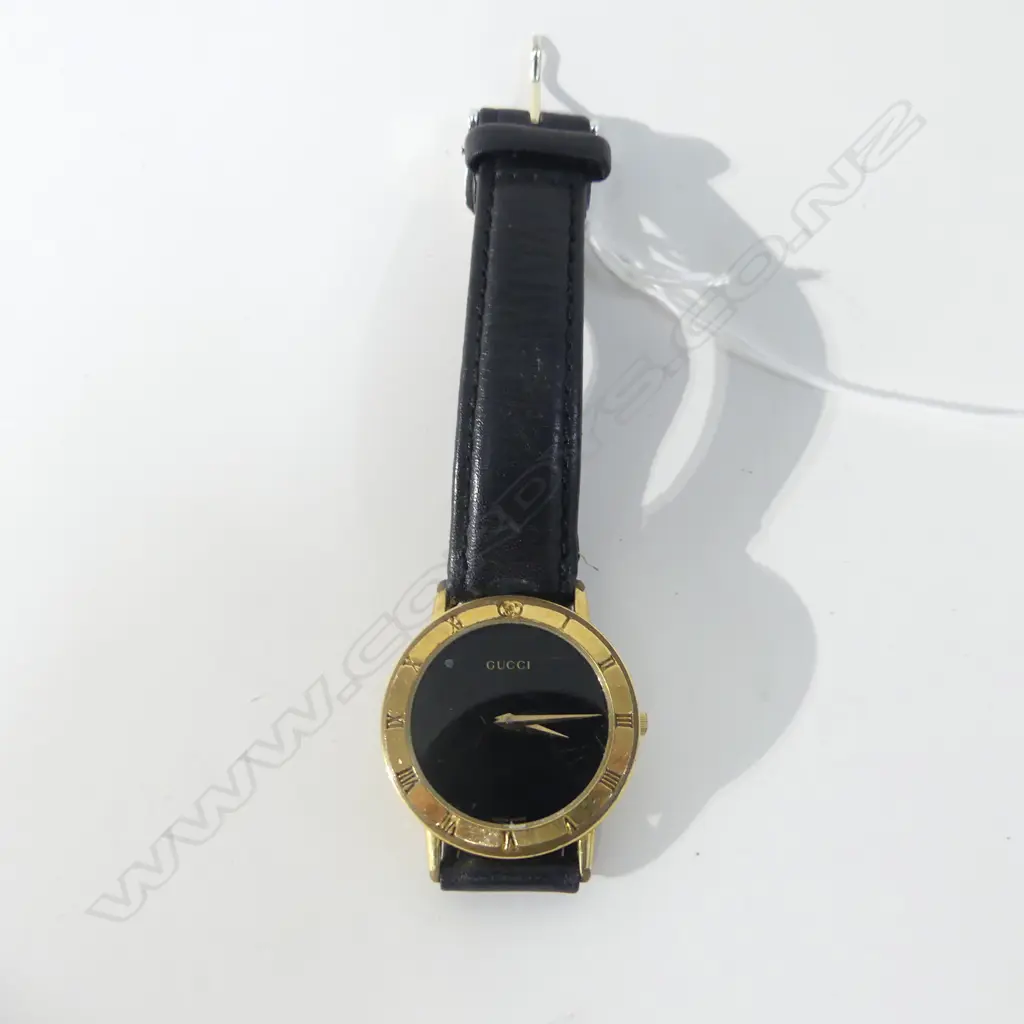 COSTUME GOLD PLATE 'GUCCI' WATCH Image 1++