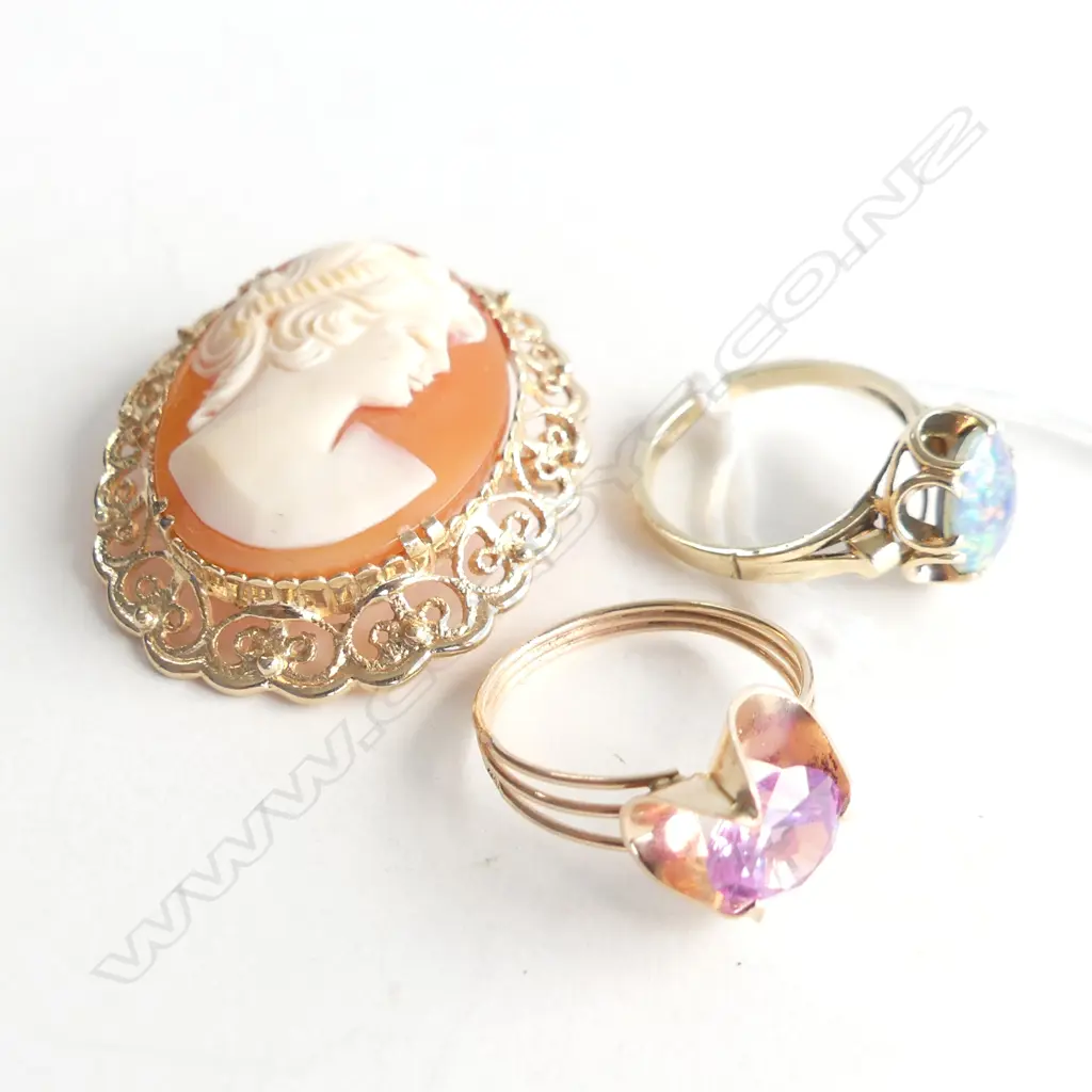 9CT GOLD OPAL RING & GOLD RING WITH PINK STONE  & 9CT CAMEO PENDANT/BROOCH 14.3 GRAMS TOTAL **RTV** Image 1++